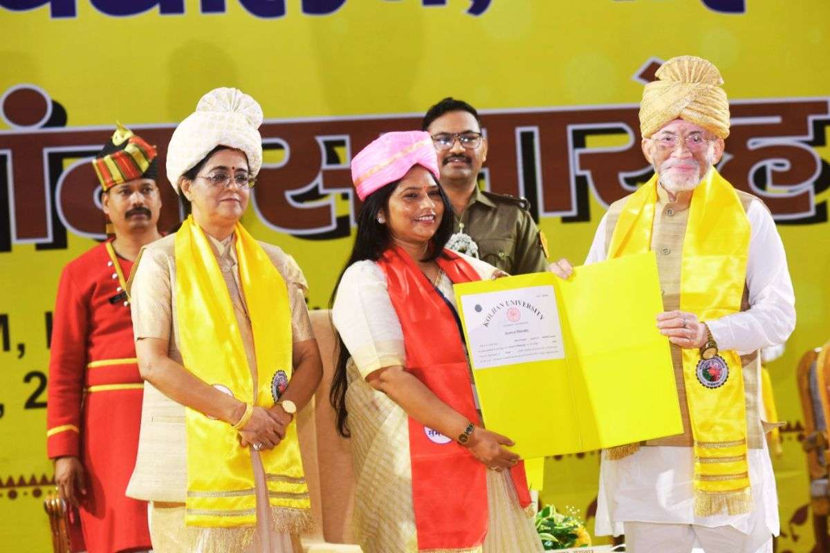 Governor at convocation